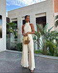 Conjunto con espalda al aire