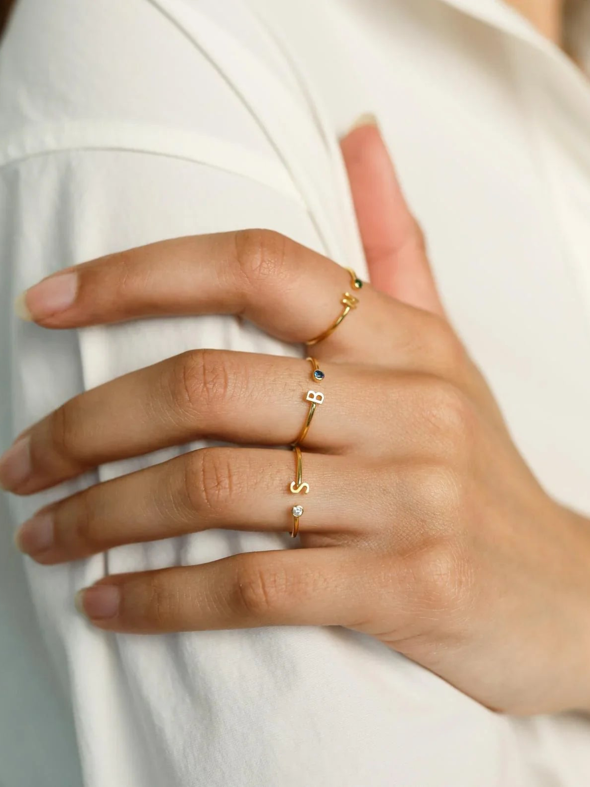 Anillo personalizado con piedra de nacimiento
