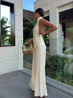 Conjunto con espalda al aire