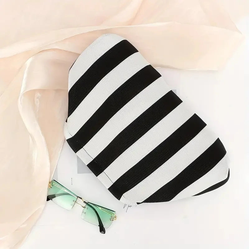 Bolso clutch de playa tejido — estampado a rayas